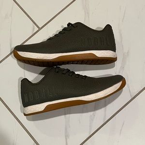 NoBull sneakers, size 7.5.